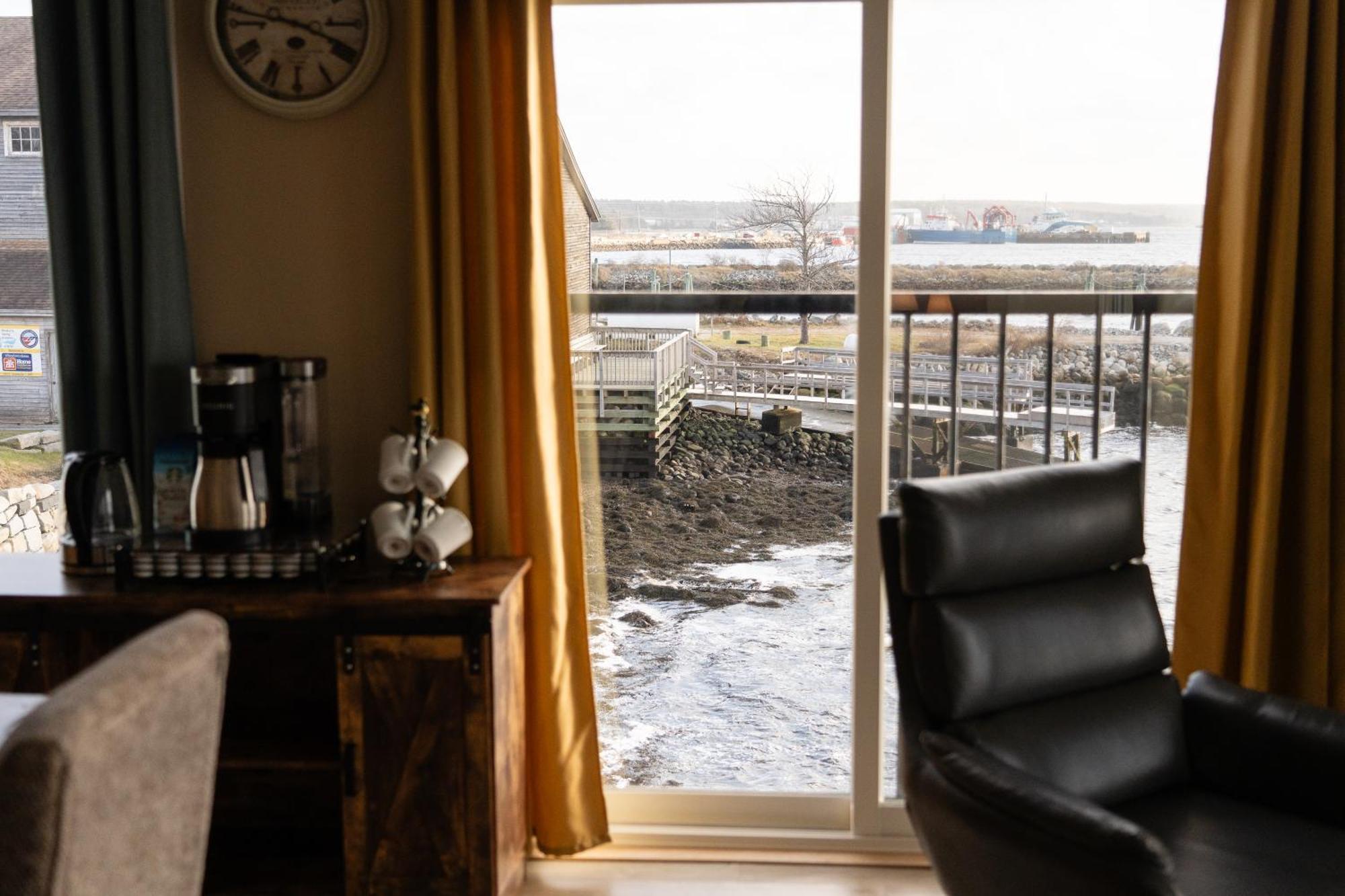 Albert'S Shelburne Exteriér fotografie